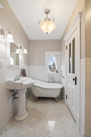 1100 3rd Avenue S Fargo ND 58103