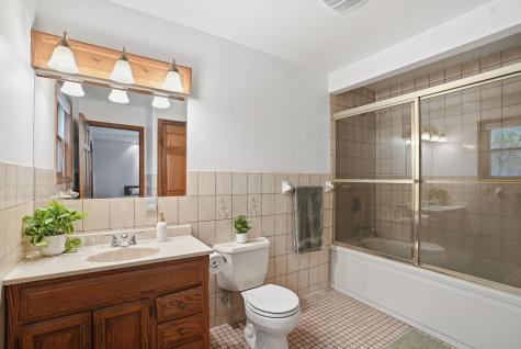 870 County Road F E Vadnais Heights MN 55127