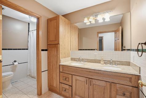 870 County Road F E Vadnais Heights MN 55127