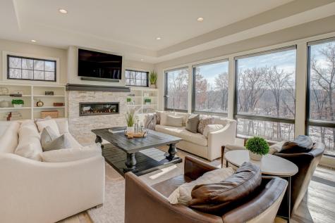 21 Cherrywood Circle North Oaks MN 55127