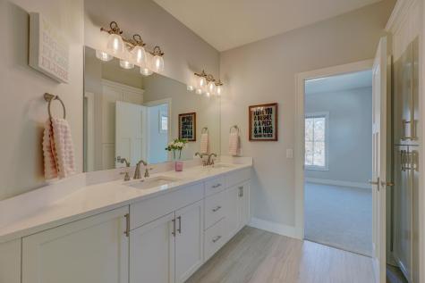 21 Cherrywood Circle North Oaks MN 55127
