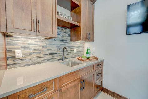 21 Cherrywood Circle North Oaks MN 55127