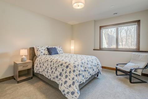 21 Cherrywood Circle North Oaks MN 55127