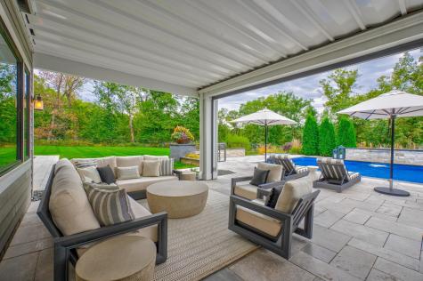 21 Cherrywood Circle North Oaks MN 55127
