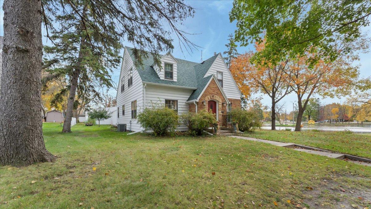 817 Maple Street Alexandria MN 56308