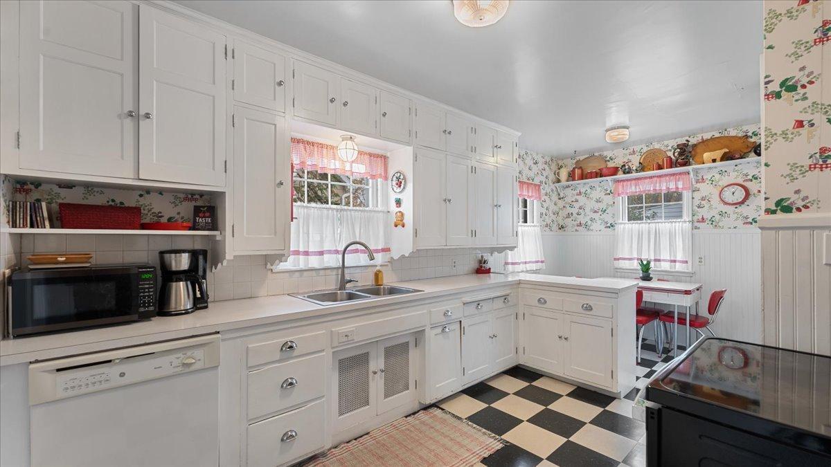 817 Maple Street Alexandria MN 56308