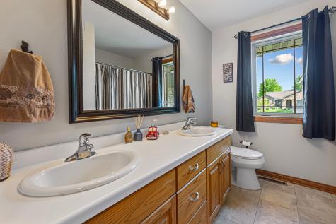 905 Brook Lane NE Owatonna MN 55060