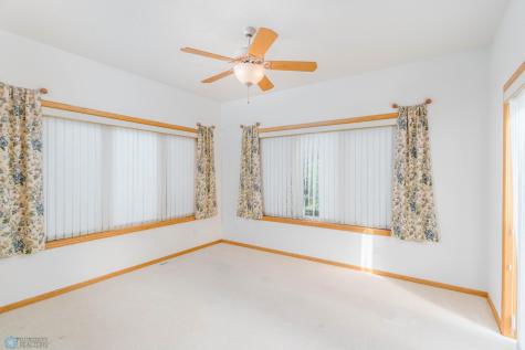 318 44th Avenue S Moorhead MN 56560