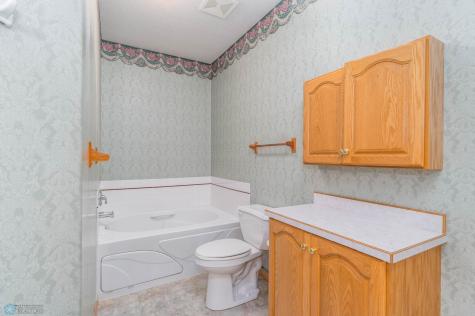318 44th Avenue S Moorhead MN 56560