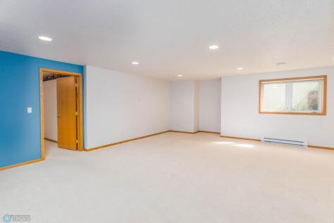 318 44th Avenue S Moorhead MN 56560