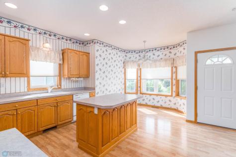 318 44th Avenue S Moorhead MN 56560