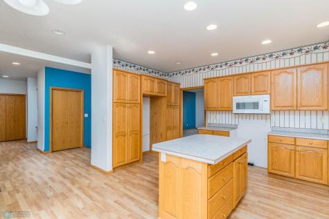 318 44th Avenue S Moorhead MN 56560
