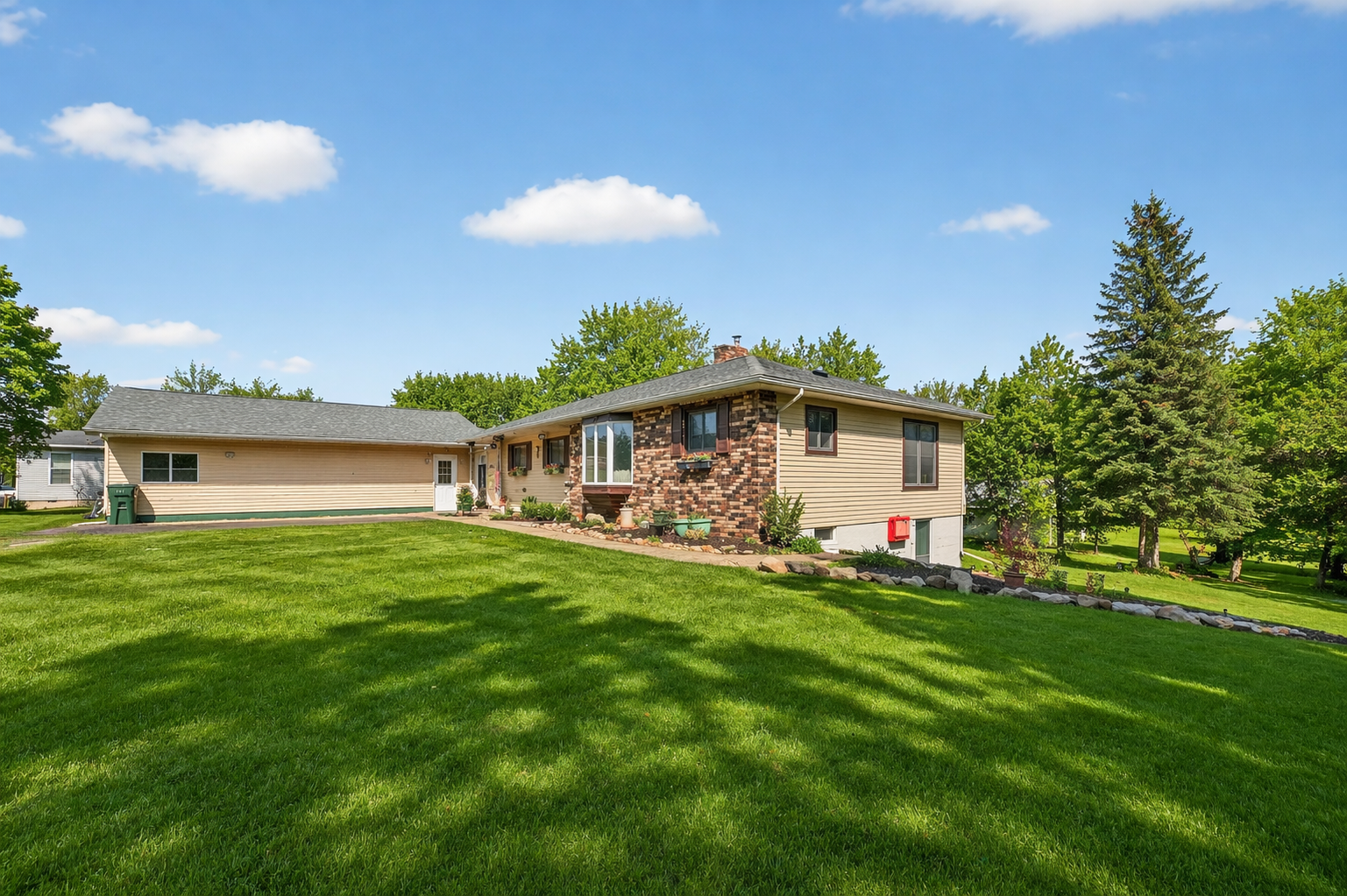 409 1st Street SE Hinckley MN 55037