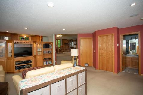 601 Sterling Street S Maplewood MN 55119