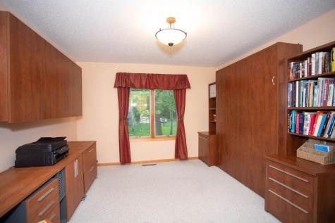 601 Sterling Street S Maplewood MN 55119