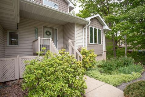 601 Sterling Street S Maplewood MN 55119