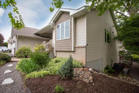 601 Sterling Street S Maplewood MN 55119