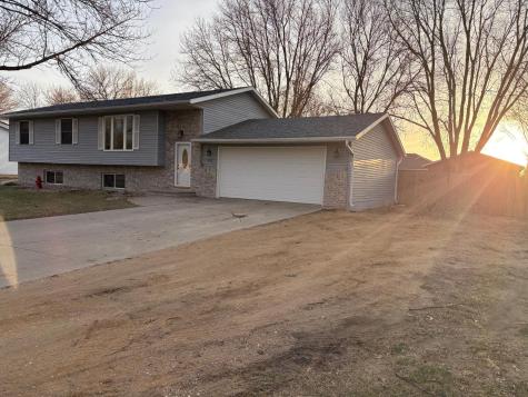 902 5th Avenue SE Pipestone MN 56164