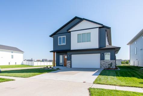 5507 Lori Lane W West Fargo ND 58078