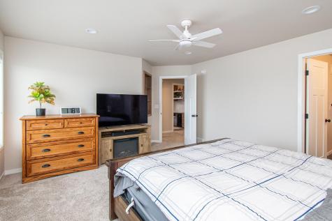 5507 Lori Lane W West Fargo ND 58078