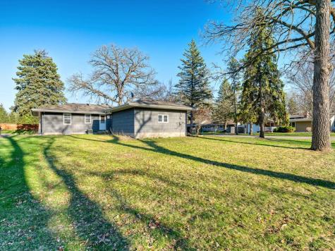 625 Rosswood Lane Wayzata MN 55391
