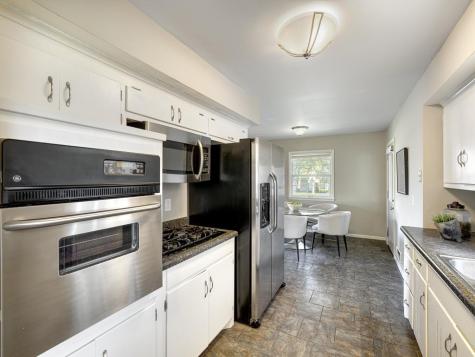 625 Rosswood Lane Wayzata MN 55391