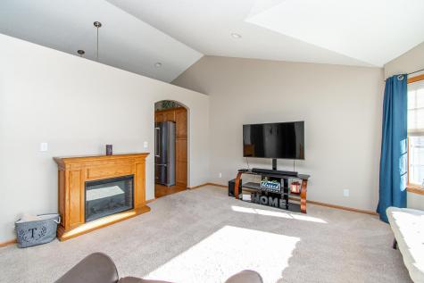 4237 35th Avenue S Fargo ND 58104