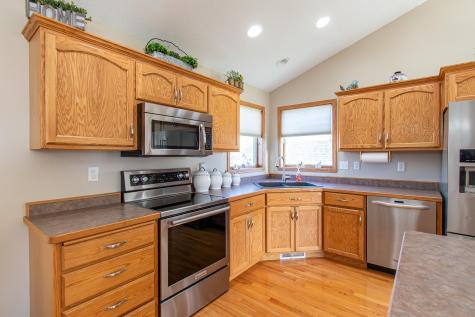 4237 35th Avenue S Fargo ND 58104