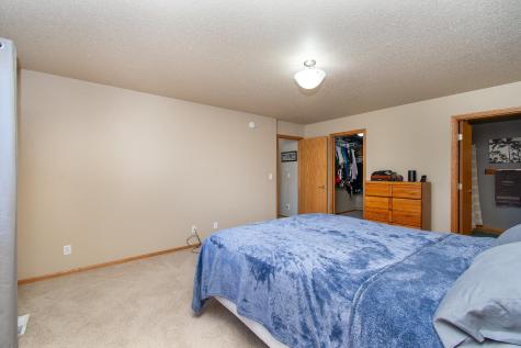 4237 35th Avenue S Fargo ND 58104