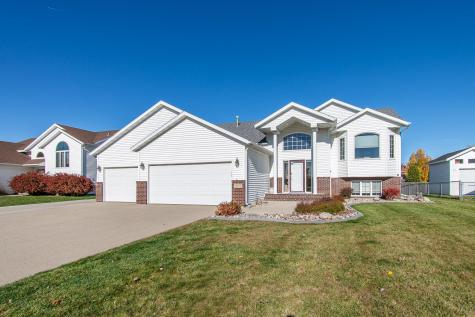 4237 35th Avenue S Fargo ND 58104