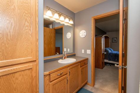 4237 35th Avenue S Fargo ND 58104