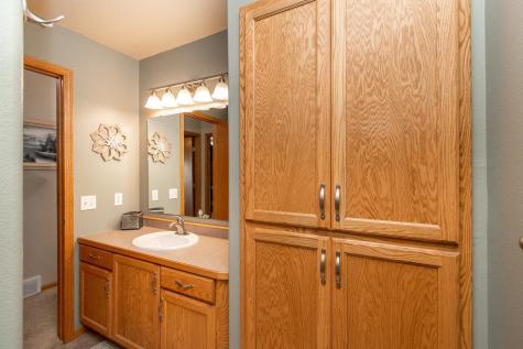 4237 35th Avenue S Fargo ND 58104