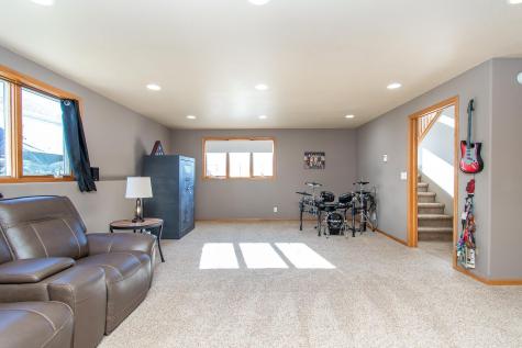 4237 35th Avenue S Fargo ND 58104