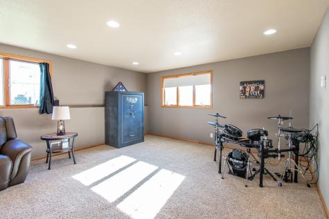 4237 35th Avenue S Fargo ND 58104