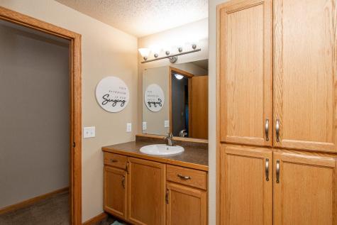 4237 35th Avenue S Fargo ND 58104