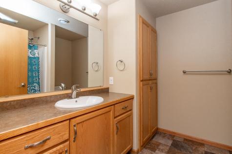 4237 35th Avenue S Fargo ND 58104