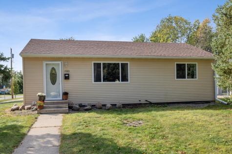 1523 17th Street S Moorhead MN 56560
