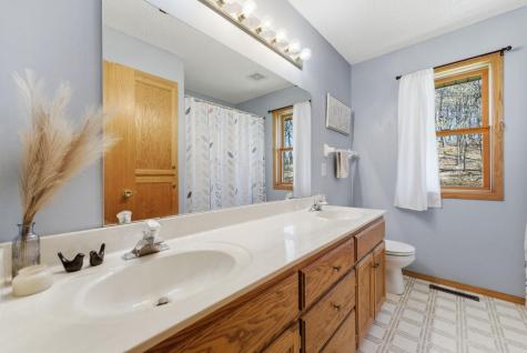 4030 Woodhill Court Rockford MN 55373