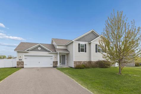 1086 Foede Circle Montrose MN 55363