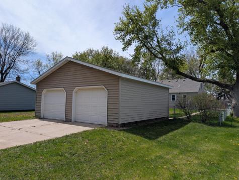 160 10th Street Tracy MN 56175
