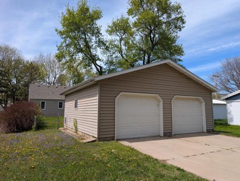 160 10th Street Tracy MN 56175