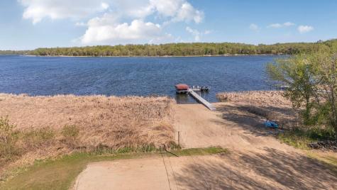 1850 Beauty Point Road SW Farwell MN 56327
