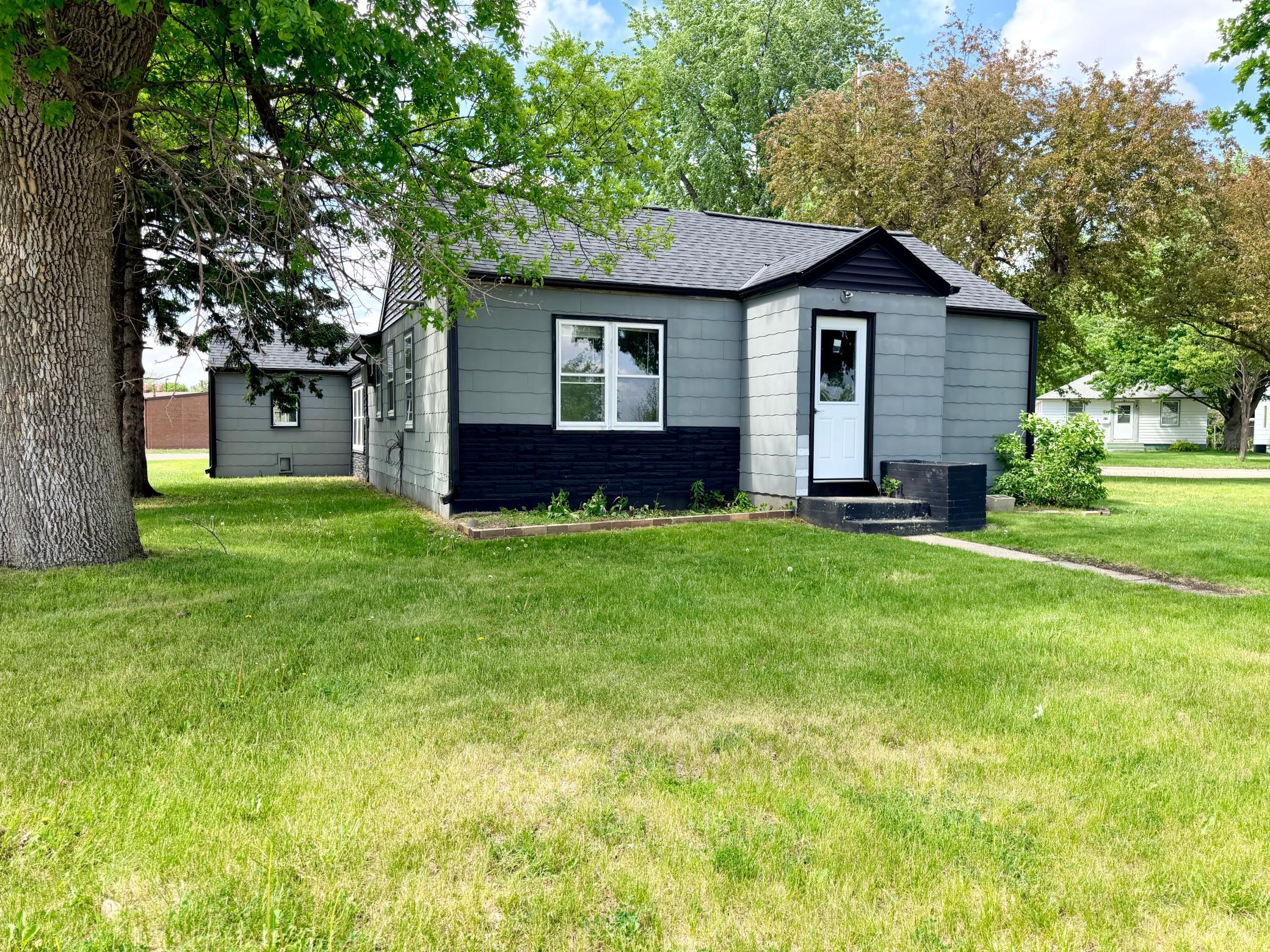 1857 1st Avenue Worthington MN 56187