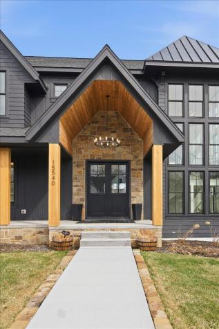 15540 52ND Place N Plymouth MN 55446