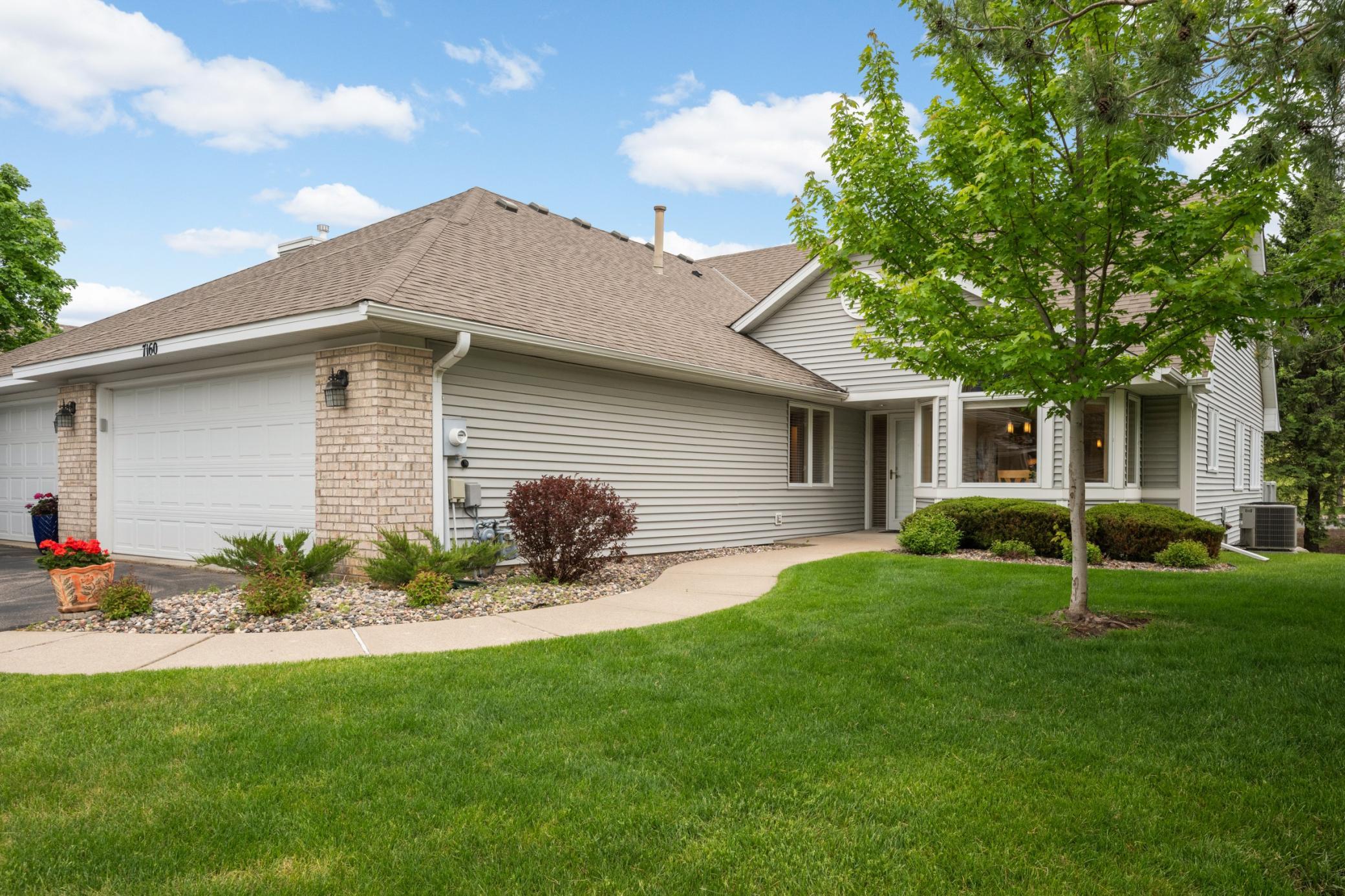 7160 Oak Pointe Curve Bloomington MN 55438
