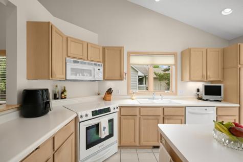 7160 Oak Pointe Curve Bloomington MN 55438