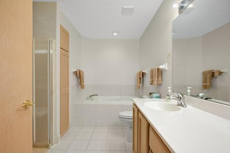 7160 Oak Pointe Curve Bloomington MN 55438