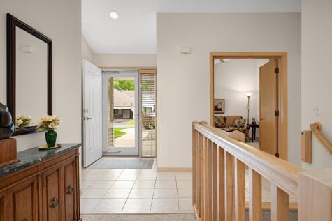 7160 Oak Pointe Curve Bloomington MN 55438