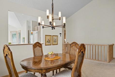 7160 Oak Pointe Curve Bloomington MN 55438
