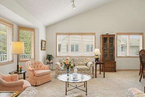 7160 Oak Pointe Curve Bloomington MN 55438
